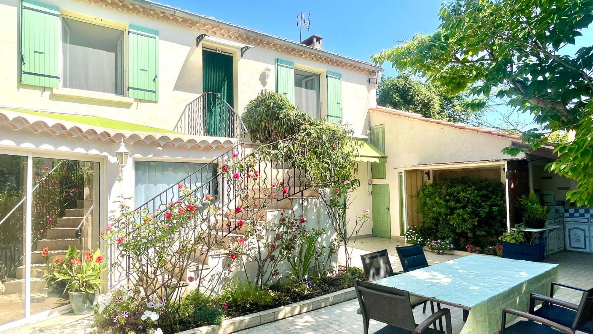 Rendez-Vous Avec Les Cigales - Gite 6 Personnes 100M2 - Piscine Privee - Climatisation Cheval-Blanc Luaran gambar