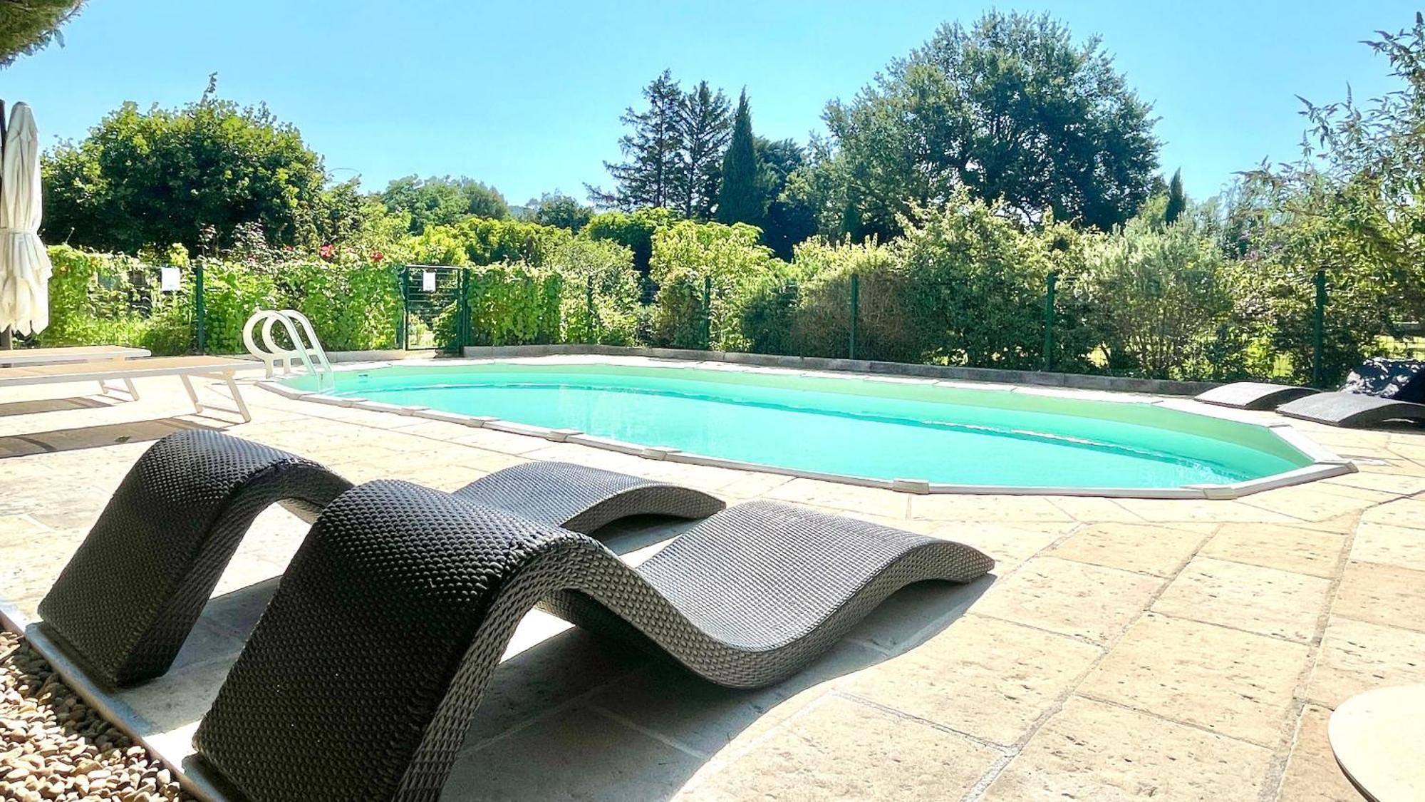 Rendez-Vous Avec Les Cigales - Gite 6 Personnes 100M2 - Piscine Privee - Climatisation Cheval-Blanc Luaran gambar
